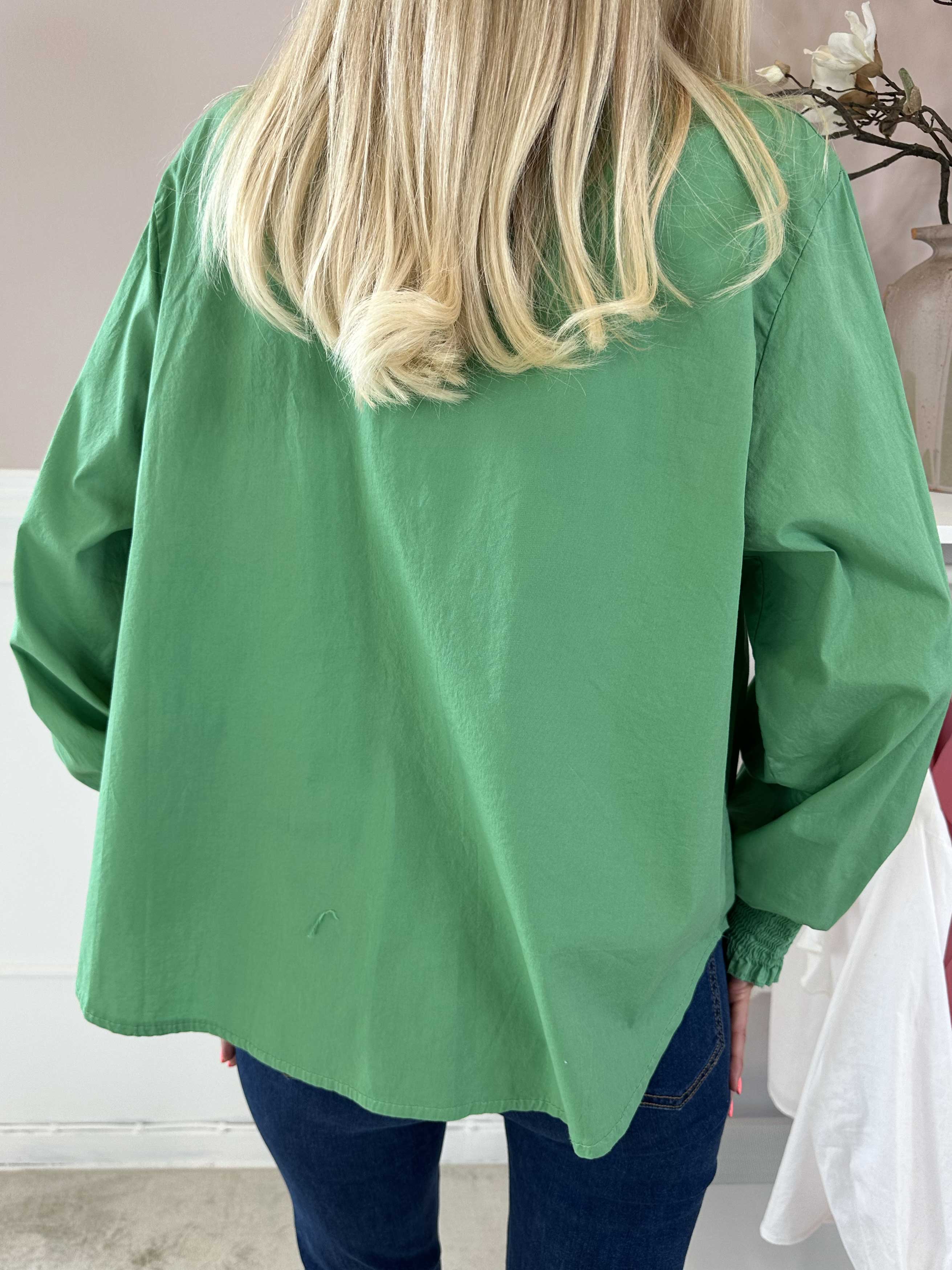 Hera - Skjorta med volanger vid bröstet